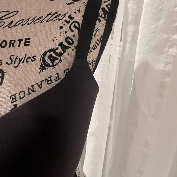 Skims size 34DD Women's Black Bra, GUC, adjustable straps, not padded - Picture 3 of 7